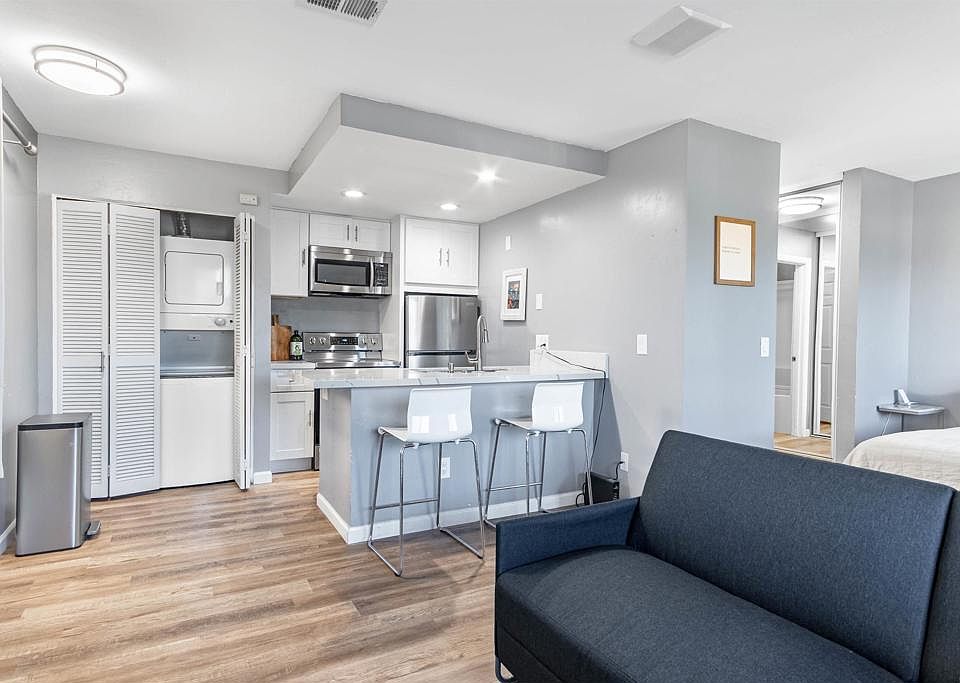 1st image of 887 W San Ysidro Blvd Unit 13