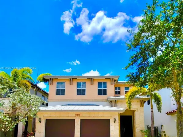 10464 NW 70th Ln, Doral, FL 33178