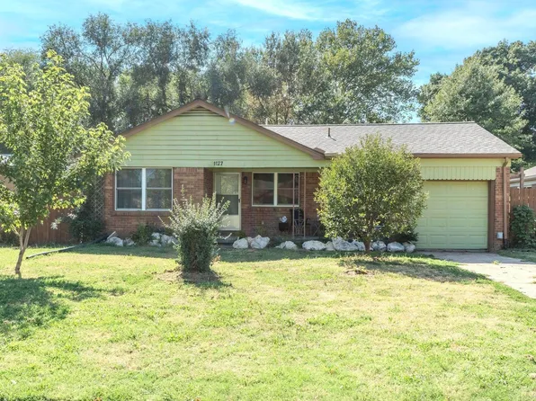 1127 N Derby Ave, Derby, KS 67037