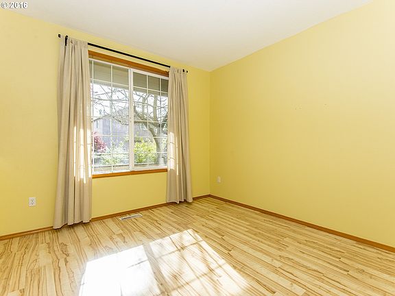 3rd image of 5608 NE 51st Ct