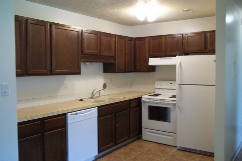 1st image of 630 S 4th St #10