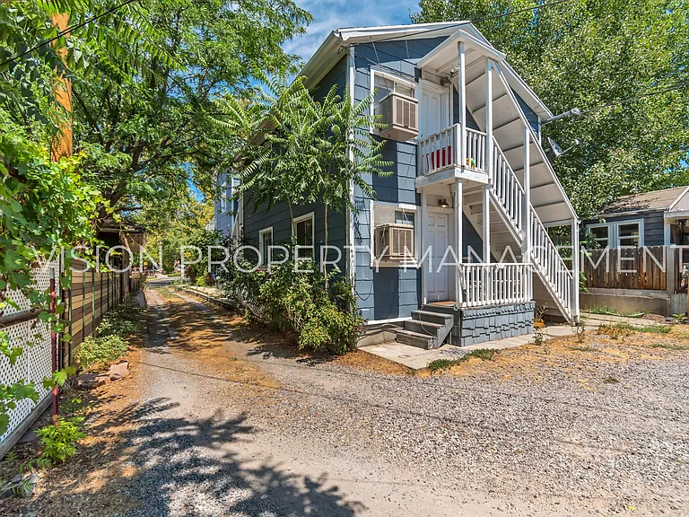 1040 E 200 S — Photo 34