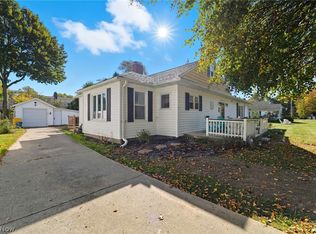 1122 Locust Dr, Ashtabula, OH 44004