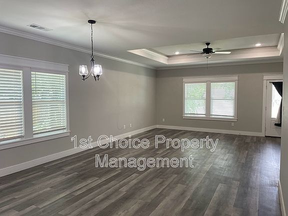 3rd image of 3808 E Berry St
