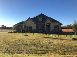 260 McKinley Cir, Waxahachie, TX 75167
