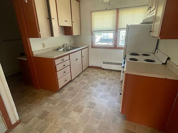 2nd image of 412 E Avenue D APT 3