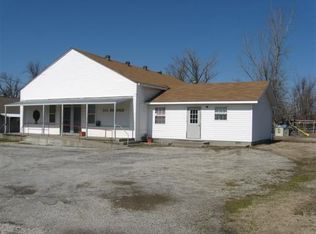 915 W Maple St, Columbus, KS 66725