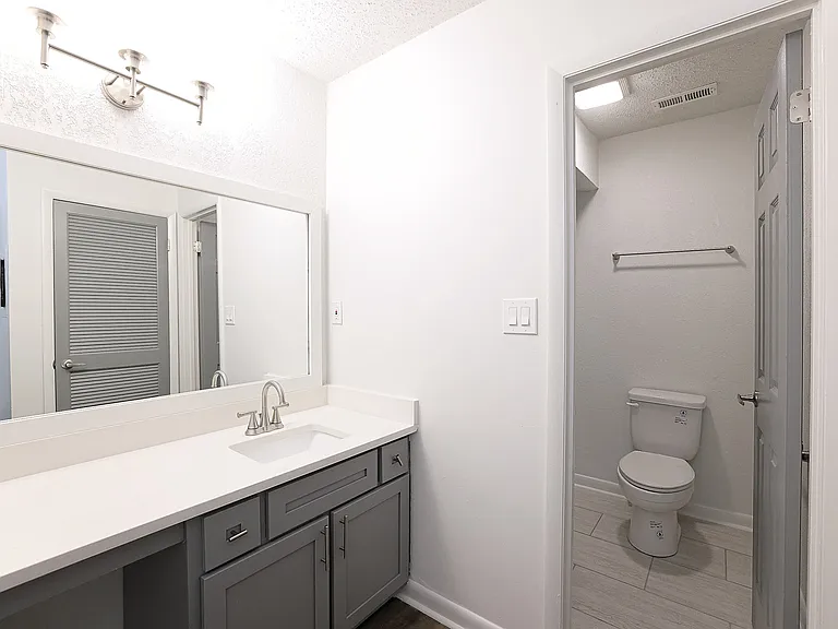 Windsor Apartments — Photo 12