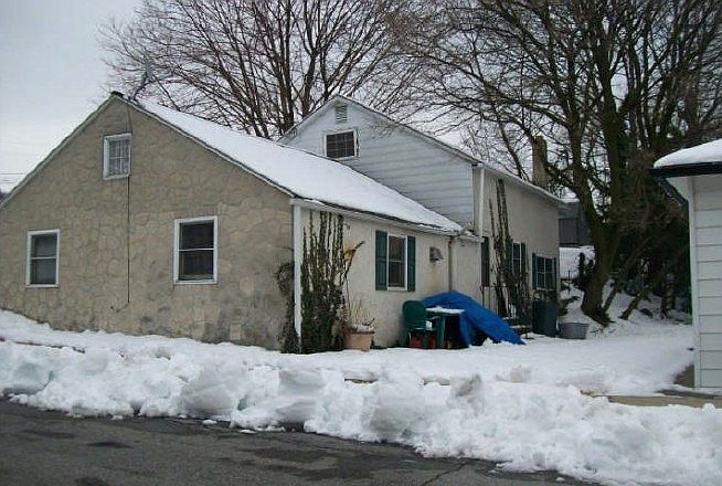 2nd image of 1624 Myrtle St