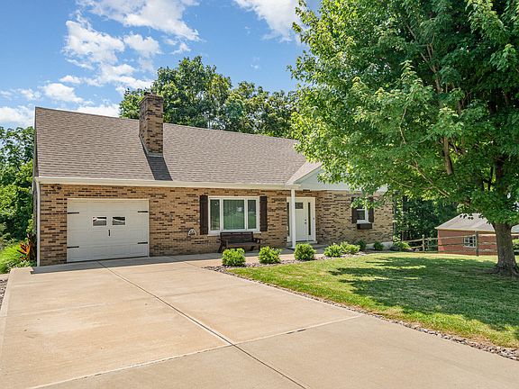 2nd image of 740 Saint Matthews Cir
