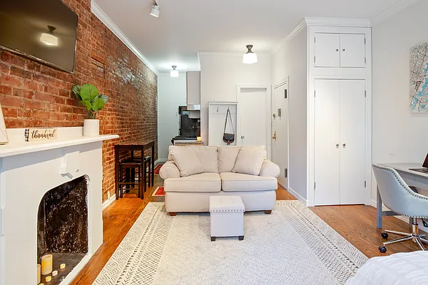 Sold by UbiQ NY | media 2