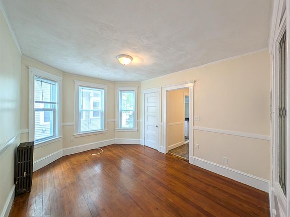 5th image of 6 Sanborn Ave #1