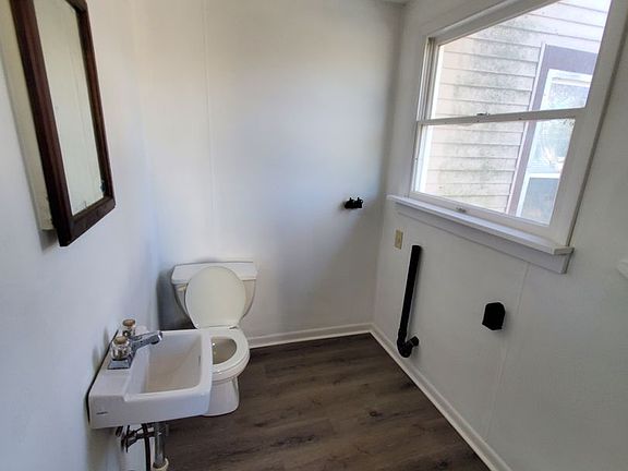 5th image of 548 S Benner Ave #548