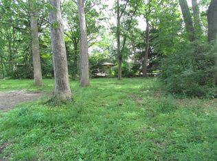 930 Ellynwood Dr, Glen Ellyn, IL 60137