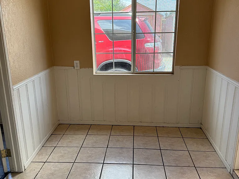 10929 Inez St — Photo 11