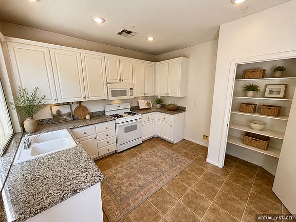 5th image of 10319 Splendor Ridge Ave