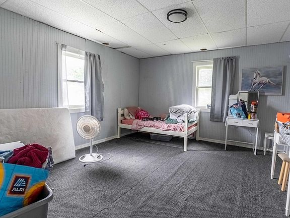 5th image of 809 N Court St