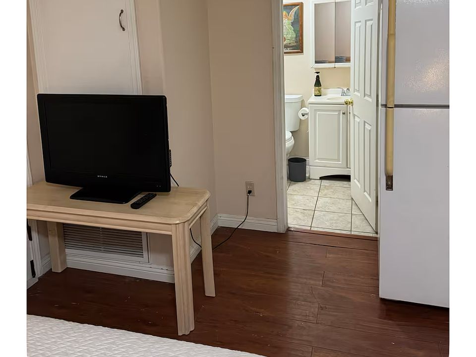 1st image of 630 N Eileen Ave