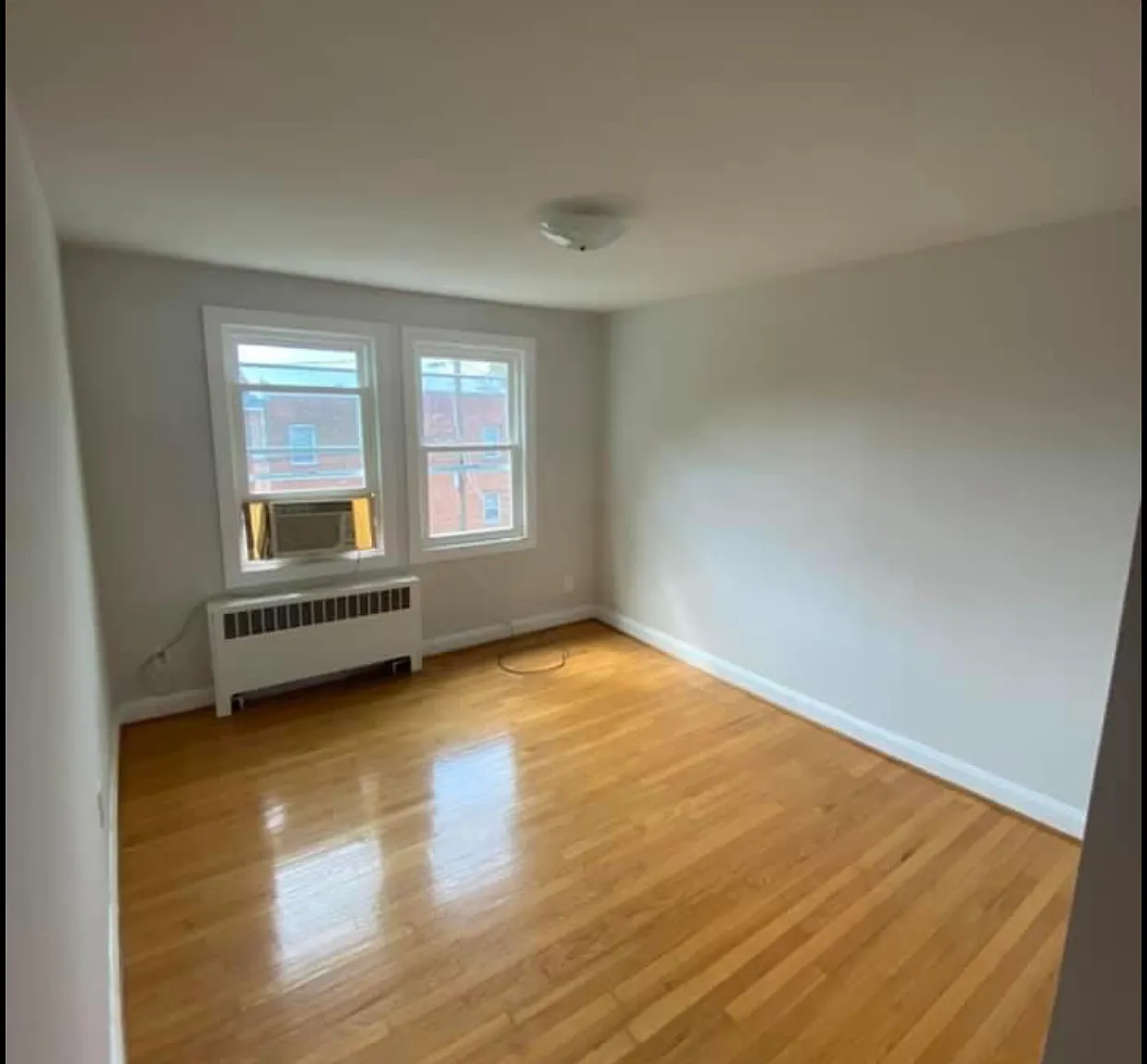 1 bed, 750 sqft, $1,100 — Photo 2