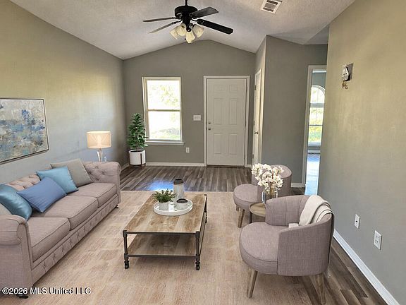 4th image of 2213 Little St