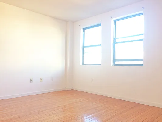 Rented by Bedford Realty USA Corp | media 2