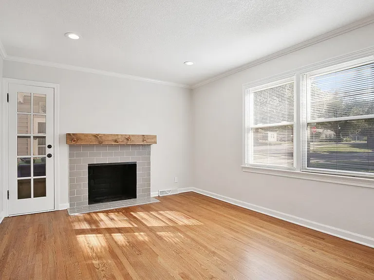 7100 Dearborn St — Photo 7