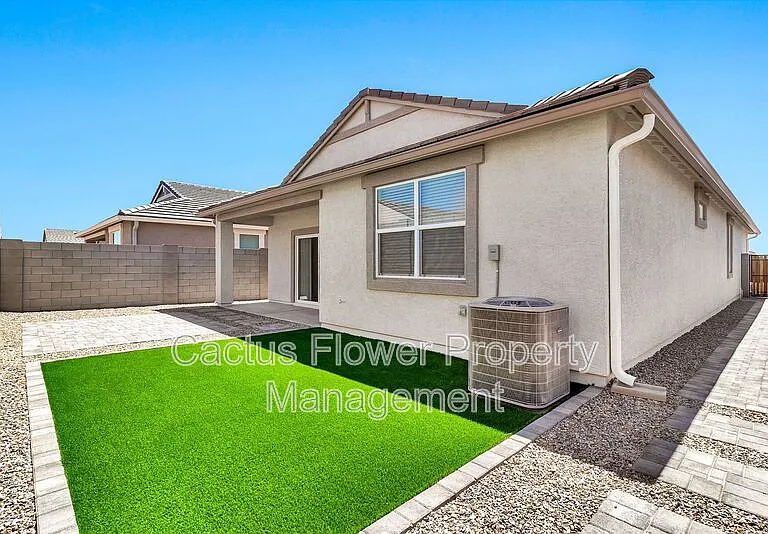 1718 W Sombra Ave — Photo 39