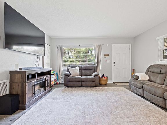 2nd image of 165 SW Fedora Way