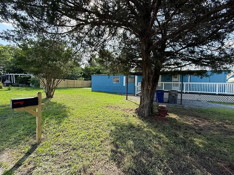 242 Cobb Ave — Photo 2