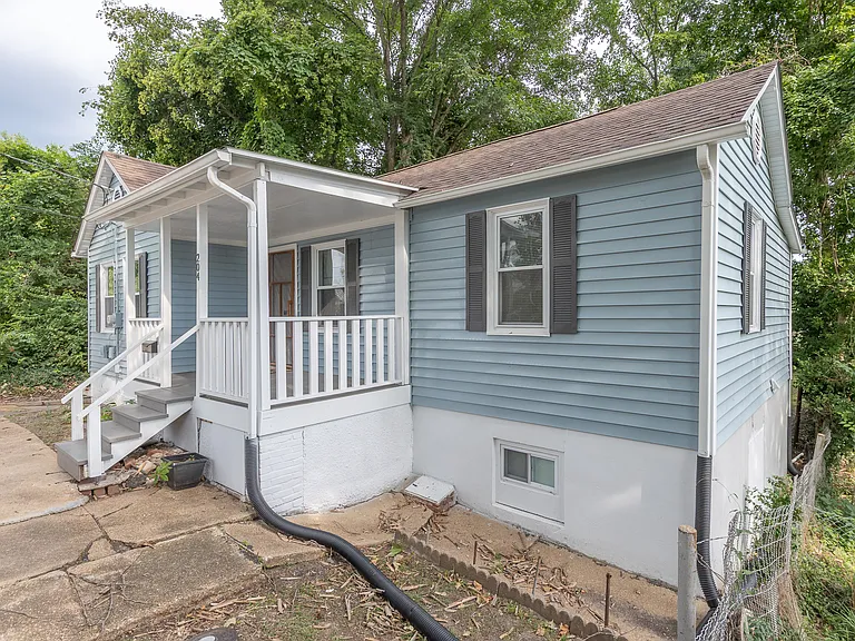 204 Walnut St — Photo 4