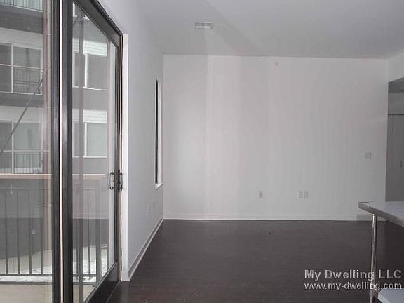 3rd image of 2440 S Kinnickinnic Ave APT 408