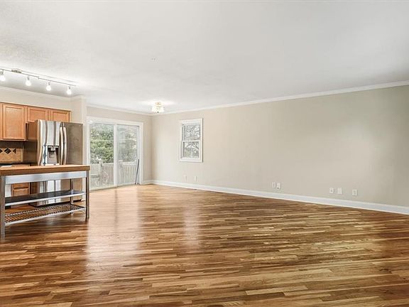 3rd image of 7320 N Euclid Ave