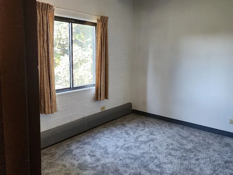 512 N Cantril St #12 — Photo 3