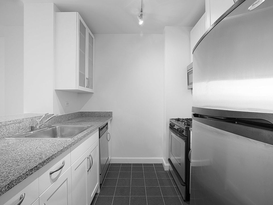 1st image of 360 W 43rd St APT S9b
