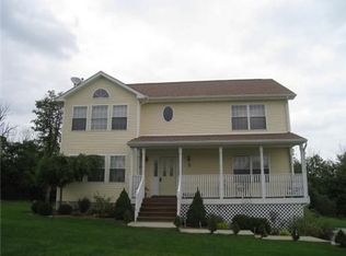 6 College Dr, Highland Mills, NY 10930