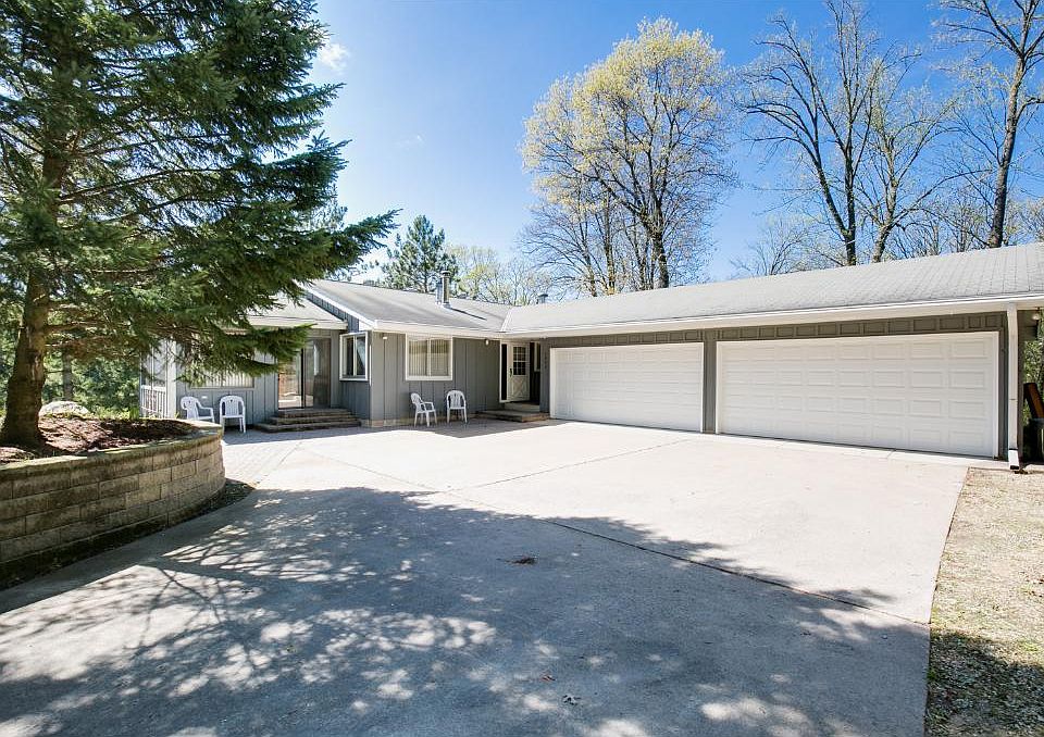 1st image of 5996 Woodlane Dr