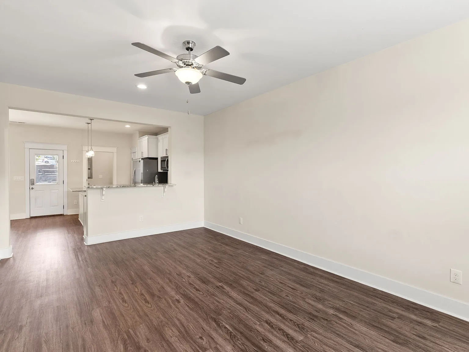 2 bed, 2.5 bath, 1506 sqft, $2,400 — Photo 2