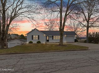 4401 Rainbow Cir, Jefferson City, MO 65109