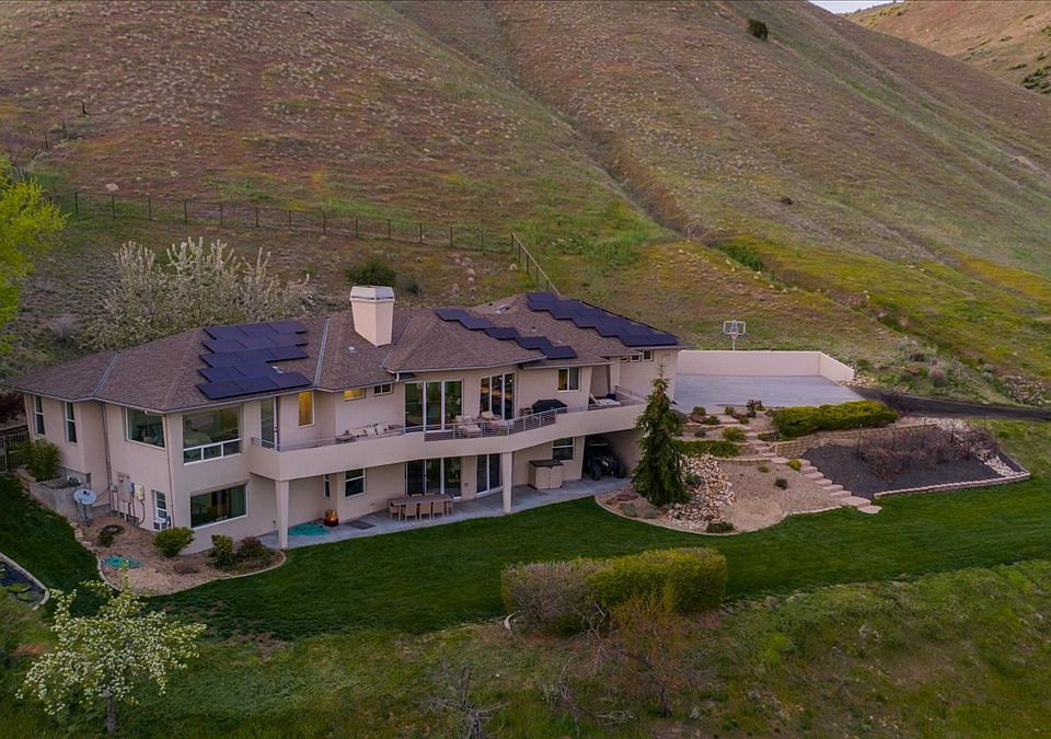 1st image of 4275 N 36th St