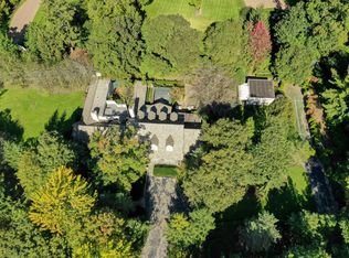 259 N Mayflower Rd, Lake Forest, IL 60045