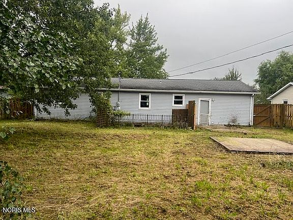 3rd image of 13540 Nancy St