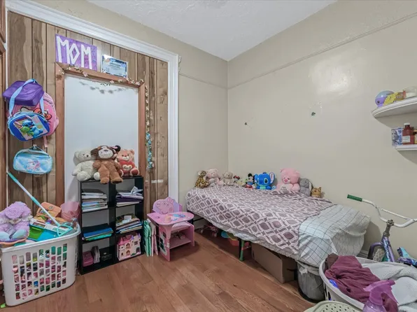 225 Hale Avenue image 9 of 32