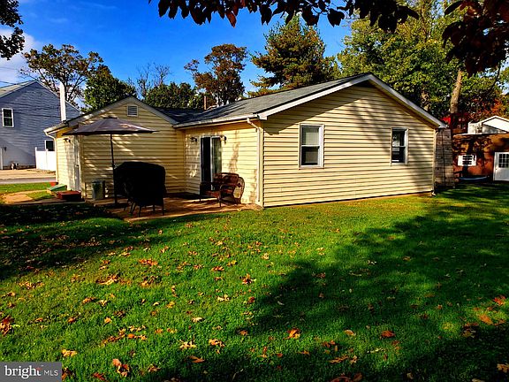 4th image of 127 Forestdale Ave