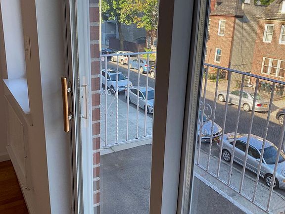 3rd image of 3946 59th St #2