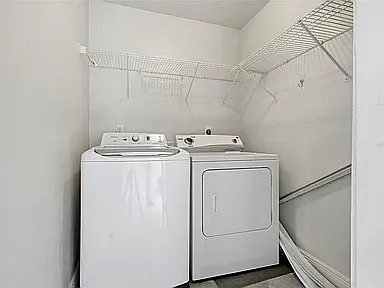 2 bed, 1042 sqft, $1,275 — Photo 2