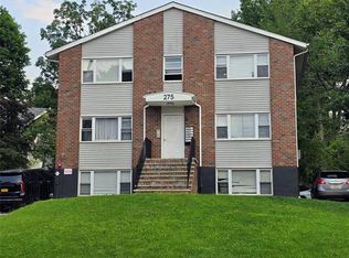 275 Grand Ave, Leonia, NJ 07605