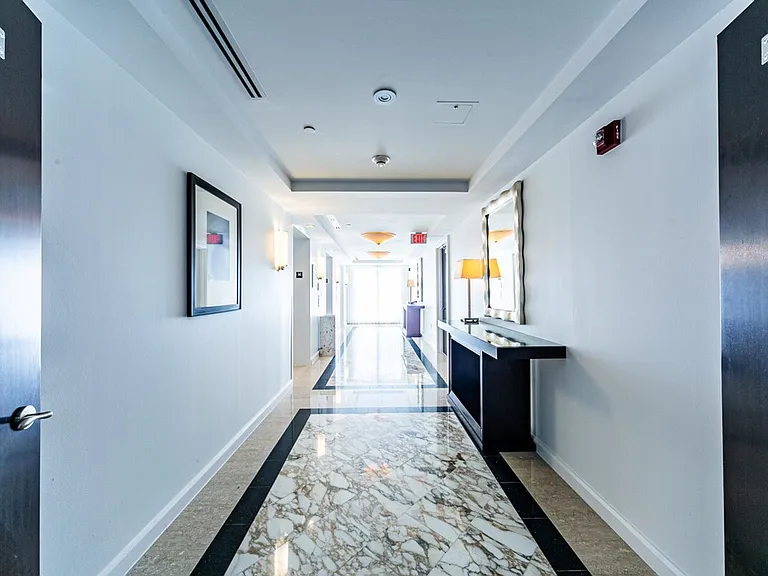 4401 Collins Ave #ID1540524P — Photo 16