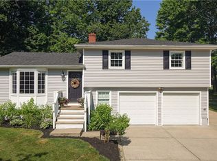 849 Parker Rd, Aurora, OH 44202