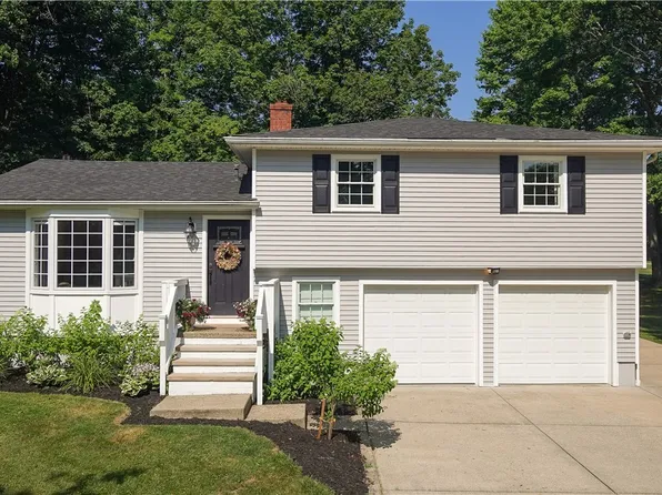 849 Parker Rd, Aurora, OH 44202