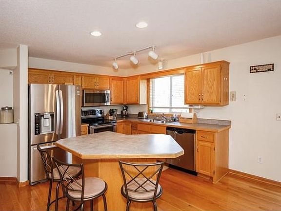 2nd image of 10030 Oakwood Ct N